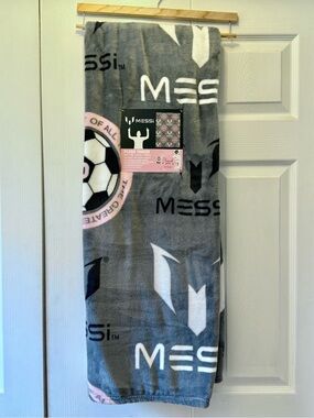 Argentina Messi Plush Throw Blanket - Gray with Pink & White Accents